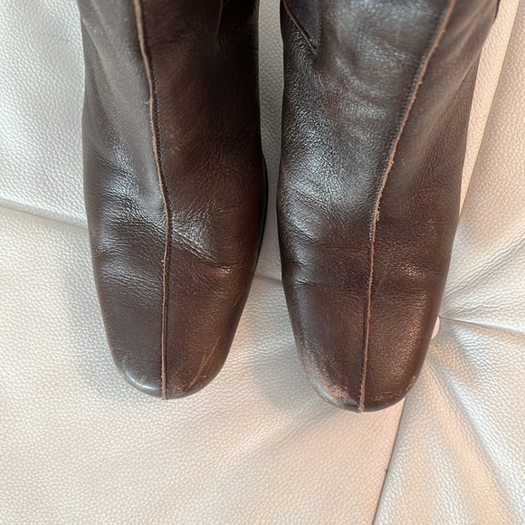 MIU MIU DISTRESSED BROWN LEATHER & PULL ON ELASTIC HEELED CHELSEA BOOTS - Picture 8 of 12